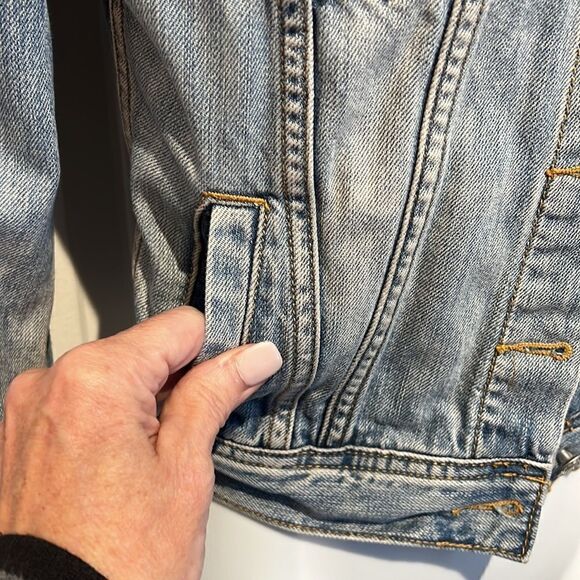 Talula Light Wash Jean Jacket Size X-Small - Picture 5 of 12